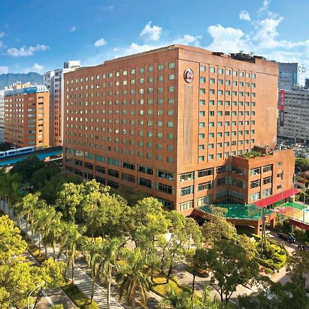 The Howard Plaza Hotel Тайпей Екстериор снимка The campus of National Yang-ming University