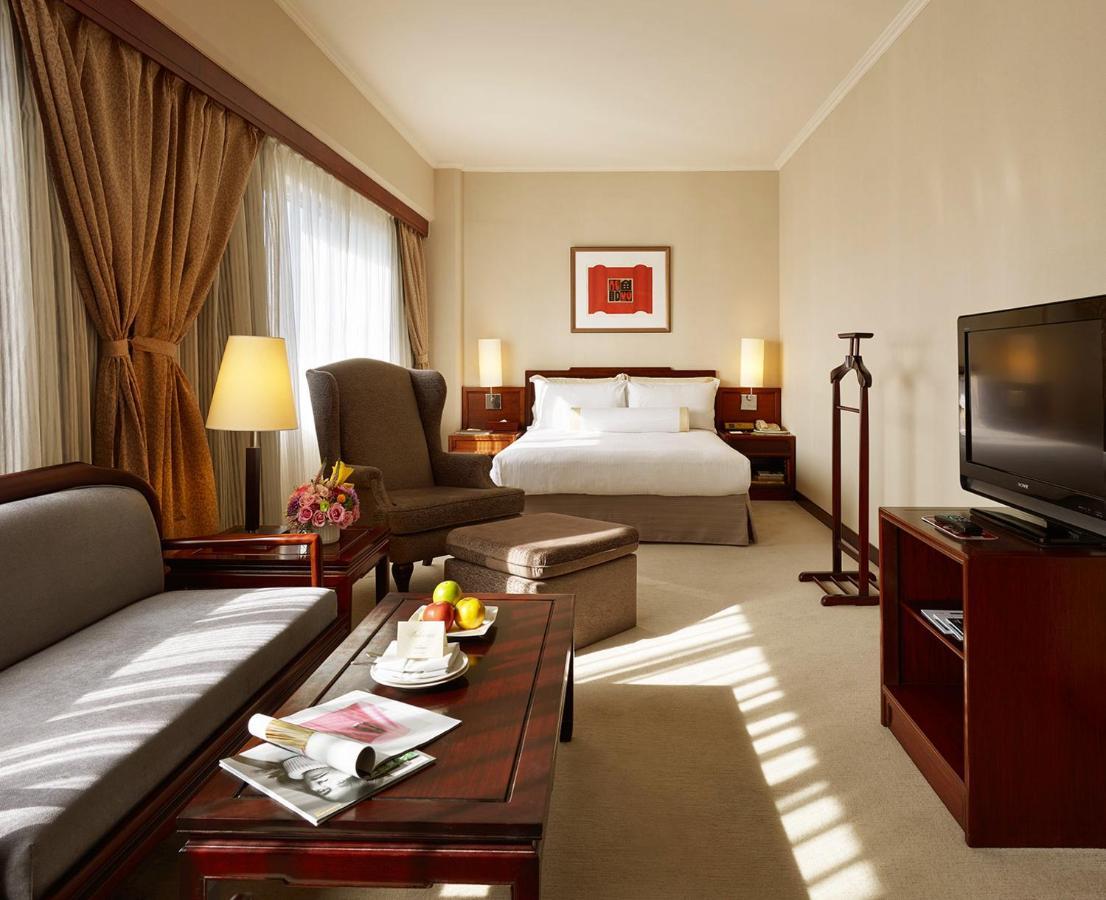 The Howard Plaza Hotel Тайпей Екстериор снимка A room at the hotel