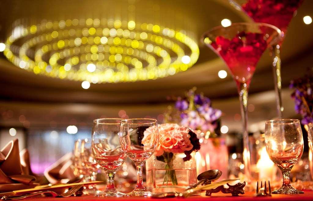 The Howard Plaza Hotel Тайпей Ресторант снимка The interior of the restaurant